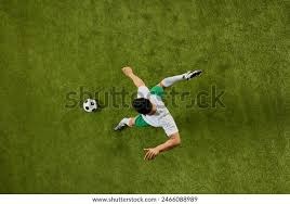 旭旭宝宝连麦老同事，直播间共赏八美齐跳扫腿舞，网友：过年了！