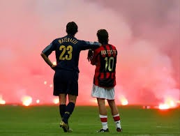 阿斯：皇马球迷对老佛爷提新要求，增加2名边后卫和1个中场